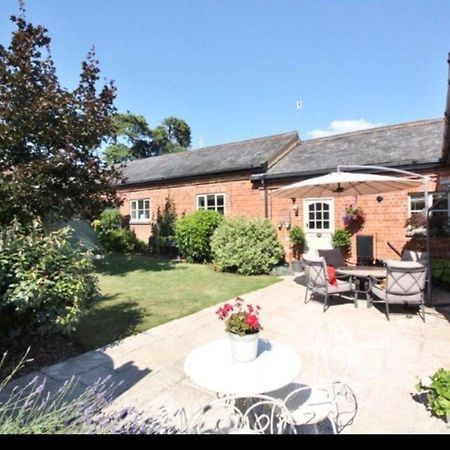 Stunning Barn Private Hot Tub Malvern & Worcester Sleeps 6 Exterior foto